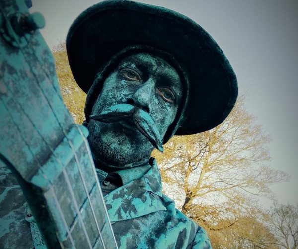 Ole Blue Eyes The Busker - Musical Living Statue