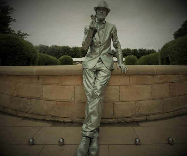 Monsieur Oliver Chrome - Living Statue